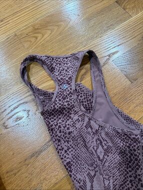 lululemon athletica Mauve Snake Print Tank Top. Likely size 2 or 4  no tag